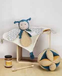 Balle d'éveil bébé avec Hochet - Pollen l'abeille en coton BIO - 15 cm - Modèle aléatoire