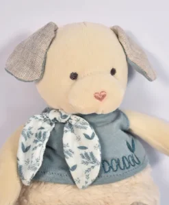 Chien peluche beige avec mouchoir bleu en coton BIO - 22 cm
