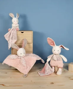 Lapin peluche écrue avec mouchoir rose en coton BIO - 22  cm
